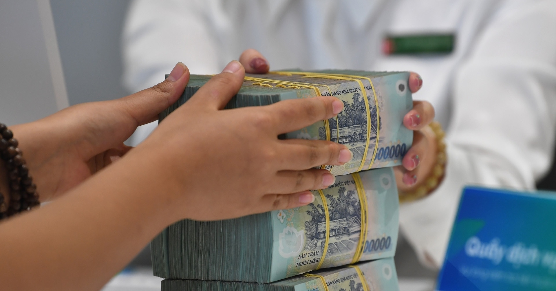 Lãi suất ngân hàng hôm nay 23/3/2026: Cuộc đua lãi suất tăng nhiệt, chạm mốc 9%/năm