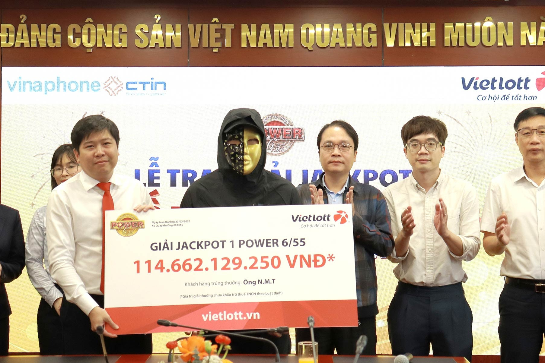 Người đàn ông Tây Ninh trúng độc đắc Vietlott hơn 114 tỷ nói gì khi nhận giải?