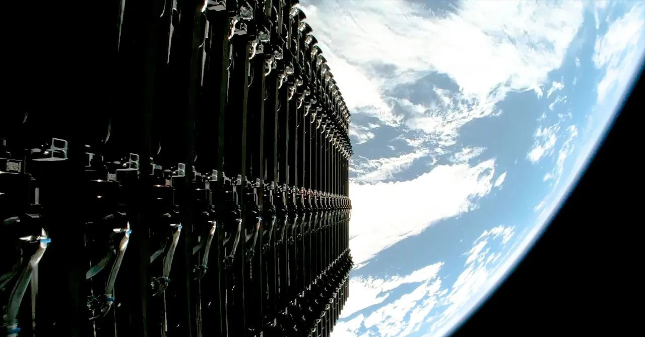 Siêu cường Mỹ và Trung Quốc giành giật "mỏ vàng" quỹ đạo tầm thấp