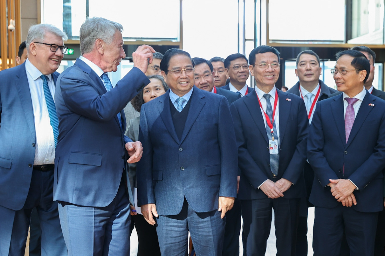 Thủ tướng thăm tập đoàn khí đốt hàng đầu của Nga, thúc đẩy các dự án LNG lớn