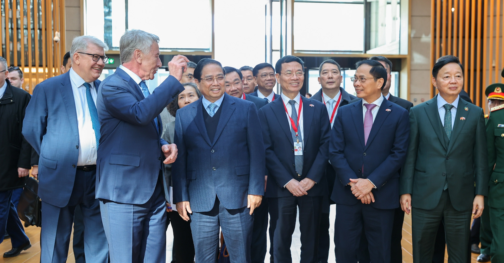 Thủ tướng thăm tập đoàn khí đốt hàng đầu của Nga, thúc đẩy các dự án LNG lớn