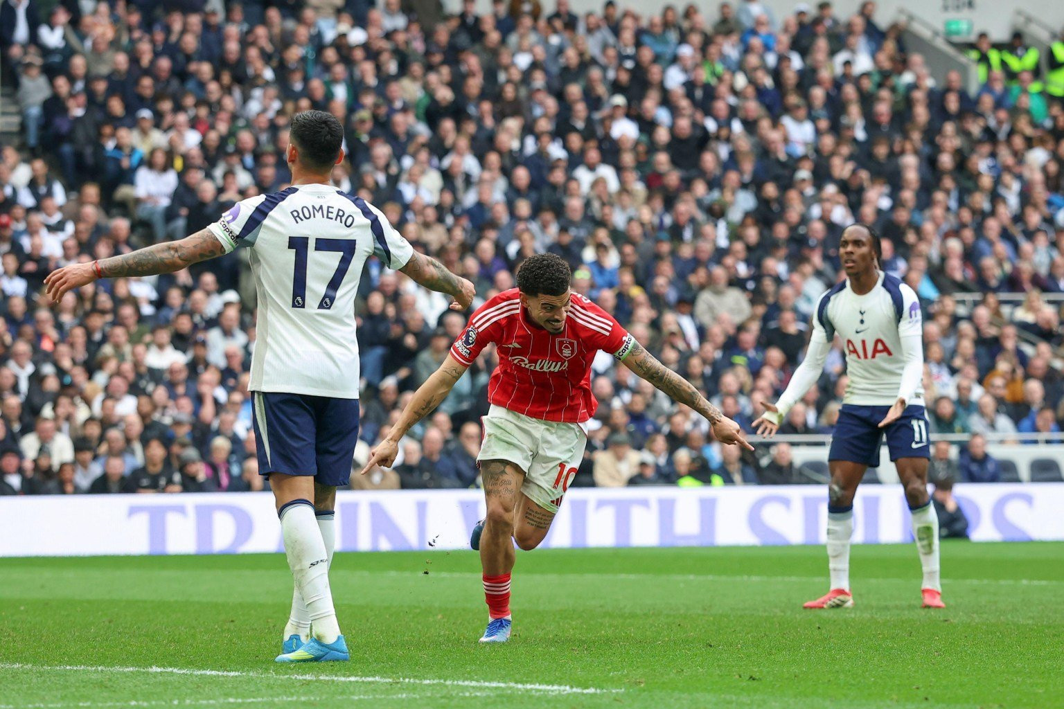 www_thesun_co_uk scores sides third goal game 1068711277 (1).jpg
