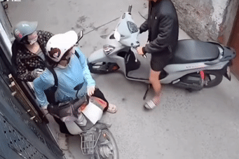 Xác minh clip nam thanh niên chặn đánh 2 người phụ nữ trong ngõ nhỏ ở Hà Nội