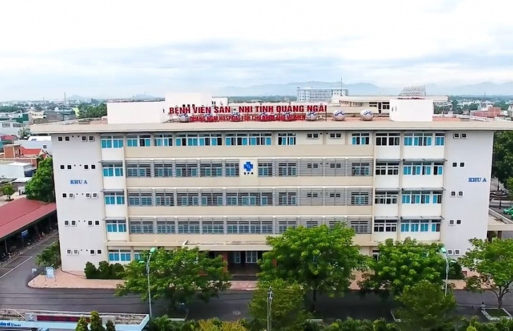 10 người nhập viện sau khi ăn bánh mì