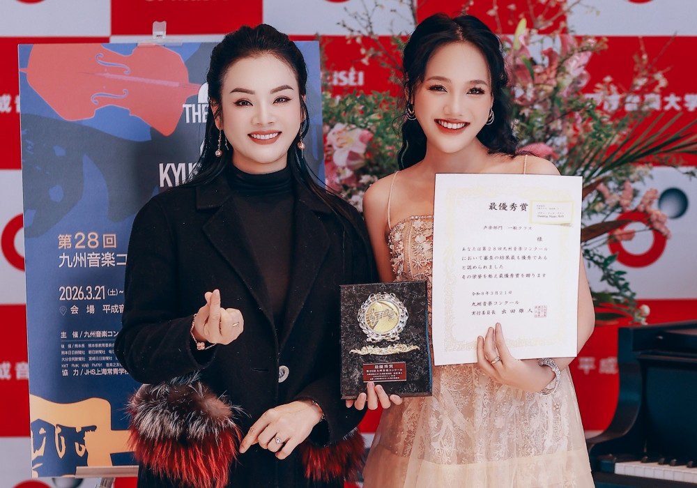 batch_Tân Nhàn và học trò Dương Ngọc ÁNh giải Nhất.jpg