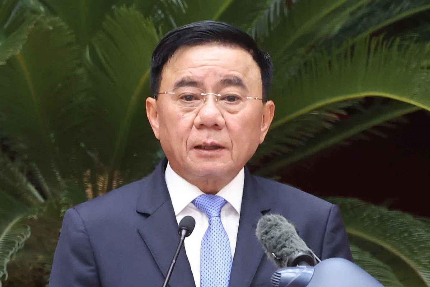 Bộ Chính trị: Khắc phục triệt để tình trạng nể nang, né tránh trong xếp loại cán bộ