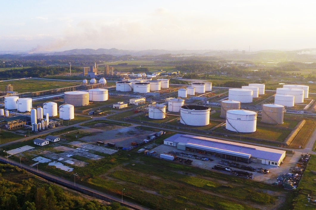 Bộ Công Thương báo tin quan trọng về nhà máy lọc dầu Dung Quất và Nghi Sơn