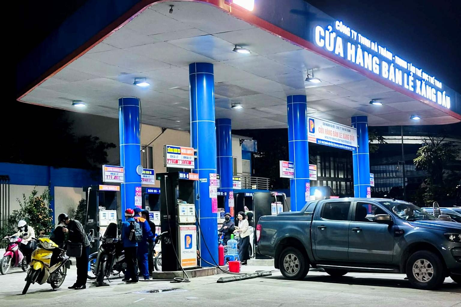 Bộ Tài chính đề xuất giảm mạnh thuế xăng, giá có thể hạ hơn 1.000 đồng/lít