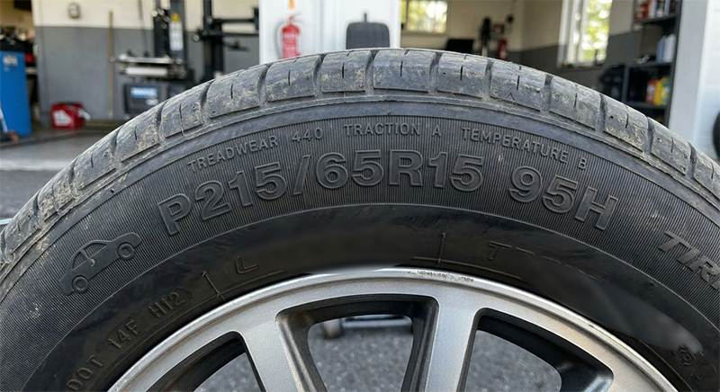 nhung day so tren lop o to.png