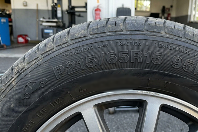 Những dãy số trên lốp xe ô tô có ý nghĩa gì?