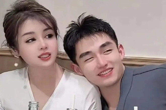 Nữ đại gia U60 yêu sinh viên 26 tuổi, tặng gần 200 tỷ đồng gây xôn xao