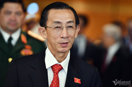 Trần Hoàng Ngân.jpg