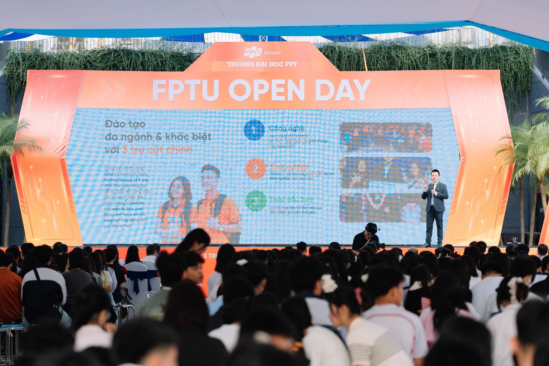 Trường Đại học FPT mang ngày hội hướng nghiệp, tư vấn trực tiếp đến Nghệ An