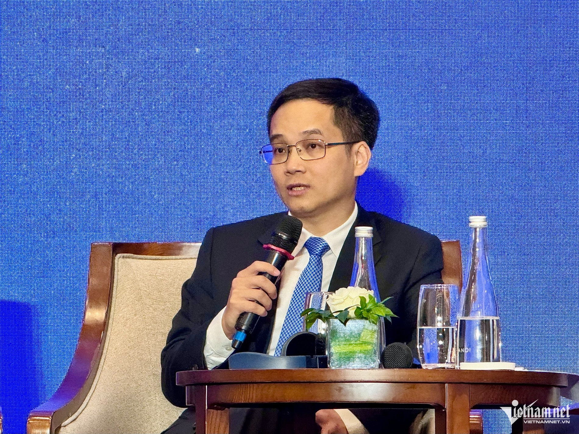 W-2403 ha minh tuan viettel.jpg