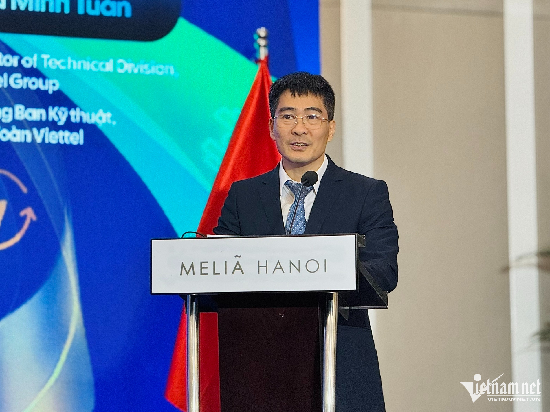 W-2403 ong Nguyen Phong Nha.jpg