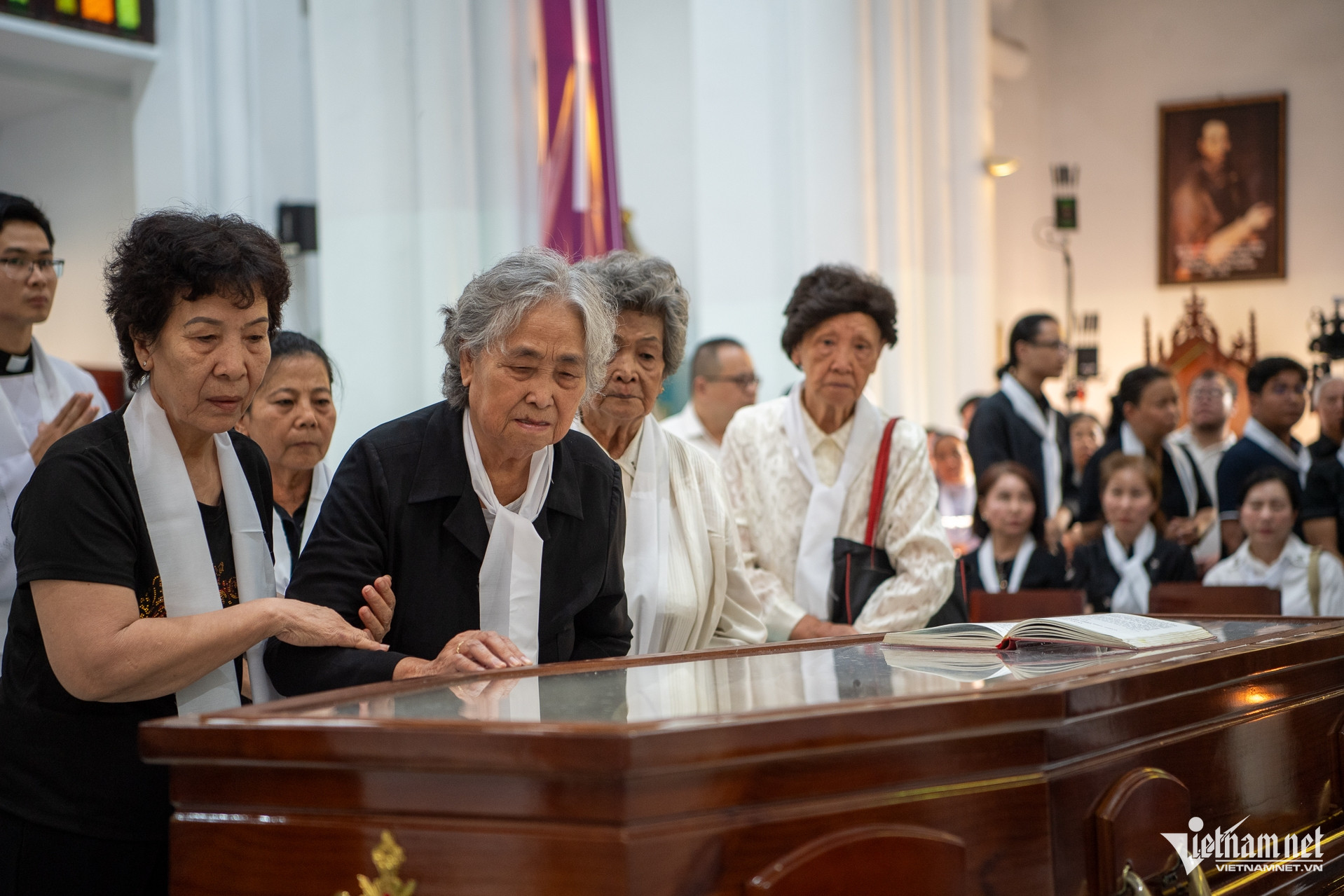 W-Lễ tang đức hồng y Trần Minh Mẫn làm lễ Tuấn Hùng 61.jpg