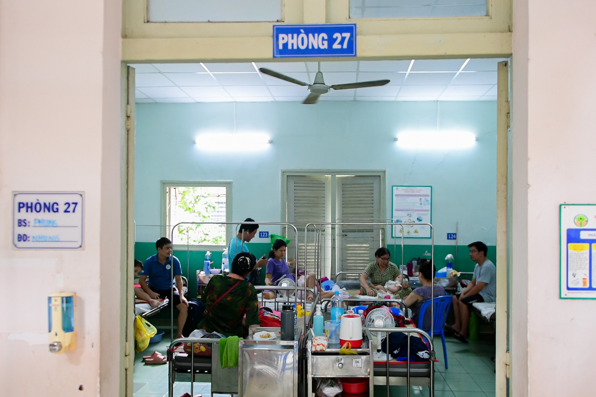 3 trẻ tử vong do bệnh tay chân miệng, Sở Y tế TPHCM chỉ đạo khẩn