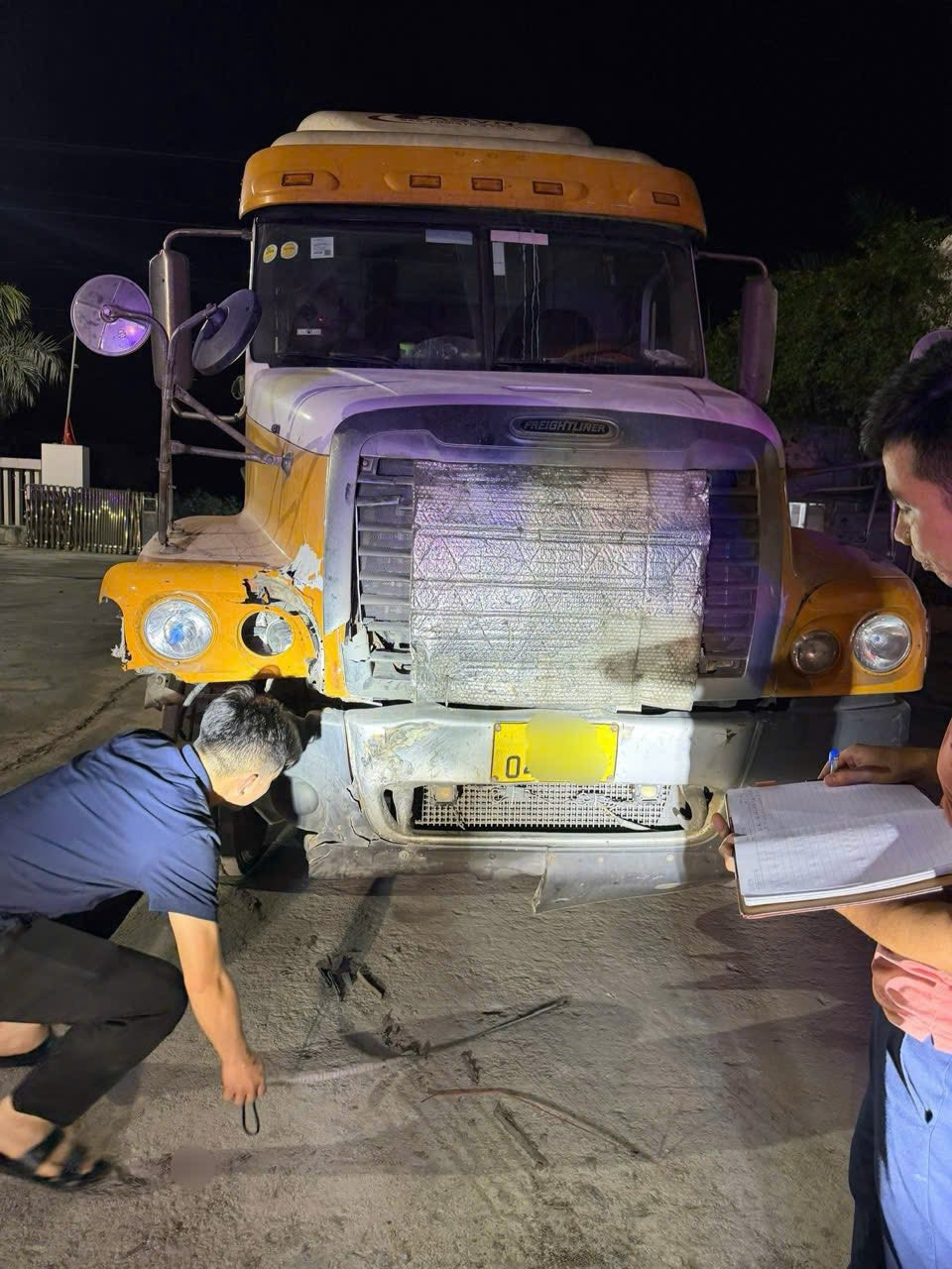 a xe đầu kéo.jpg