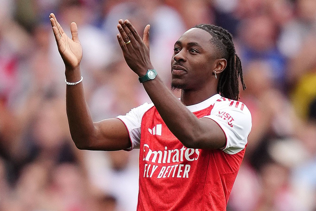 Arsenal tá hỏa với chấn thương của Eze