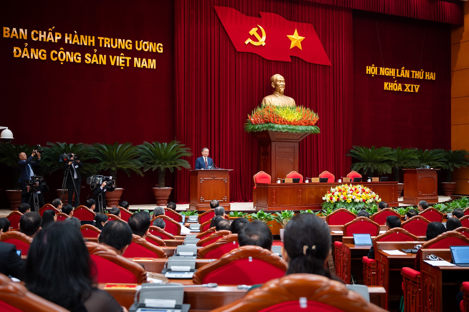 Ban chấp hành Trung ương thông qua nhiều văn kiện, nghị quyết