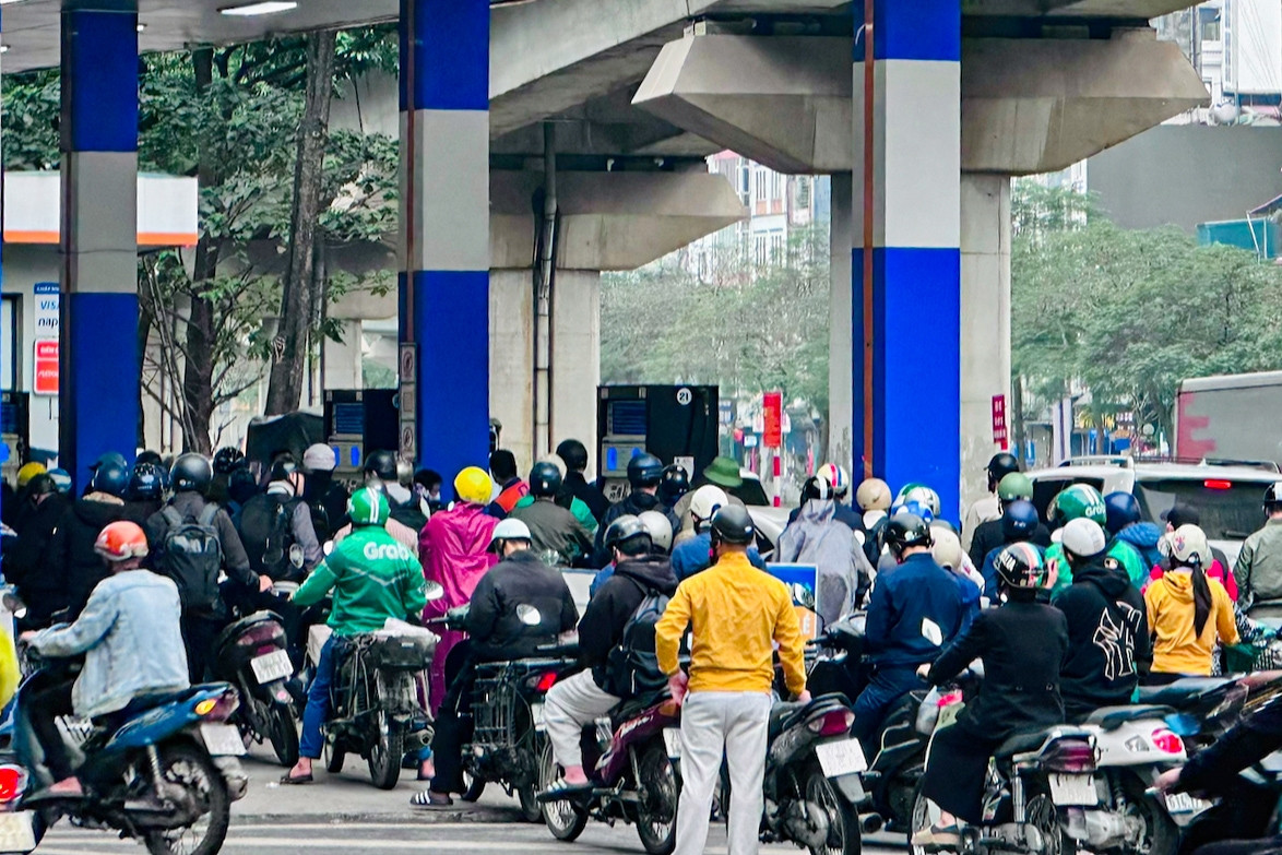 Biến động xăng dầu, doanh nghiệp tìm đường giảm phụ thuộc nhiên liệu hoá thạch