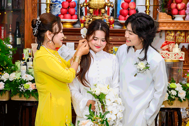 Đám cưới ‘không chú rể’ ở TPHCM, mẹ cô dâu nói lời xúc động