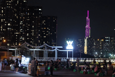 Người dân ngán ngẩm cảnh hàng rong, rác thải bủa vây ven bờ sông Sài Gòn