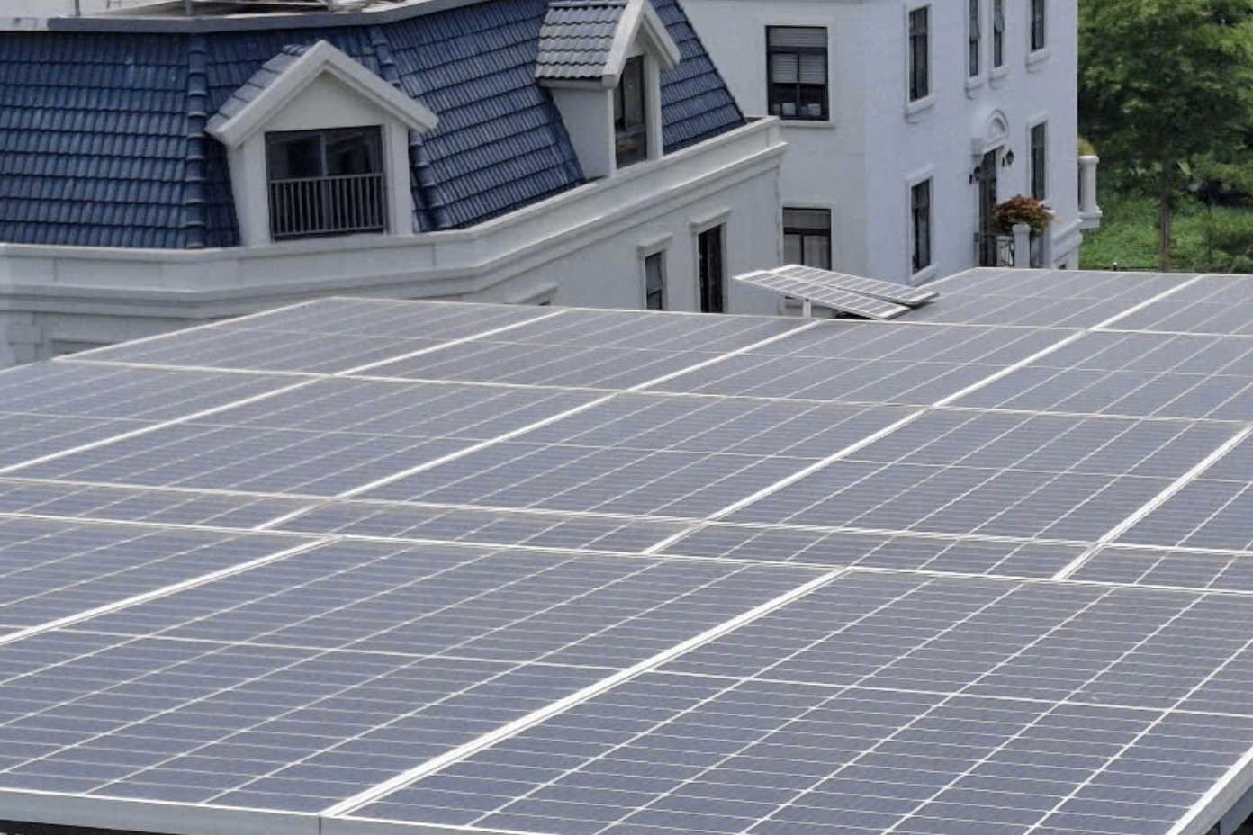 Nhà xây mới bắt buộc phải lắp điện mặt trời mái nhà