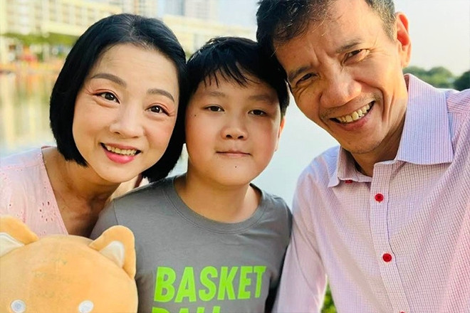  NSƯT Mỹ Duyên tuổi 54 xa chồng để giữ hôn nhân, bật khóc vì câu nói của con trai 