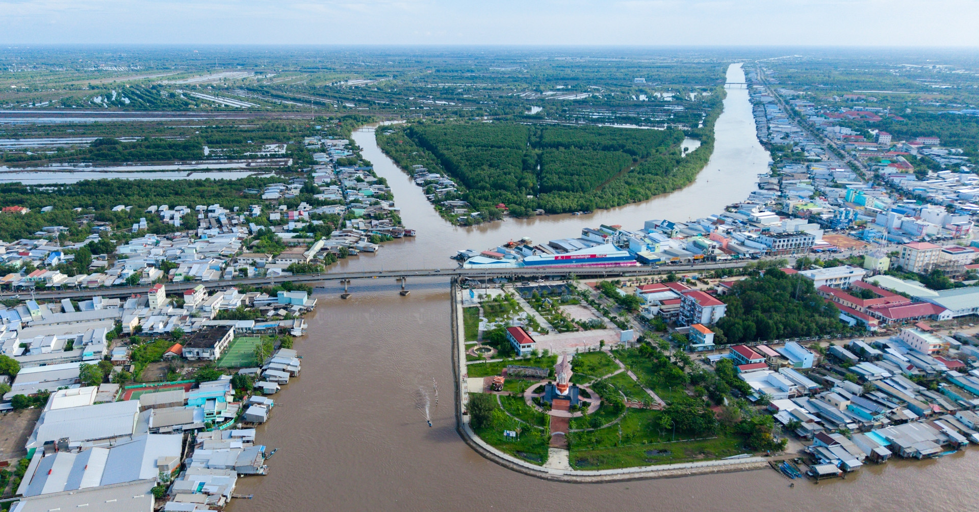 Tự ý đem bán hơn 1ha đất ở Cà Mau cha mẹ cho chị gái, em trai nhận cái kết đắng