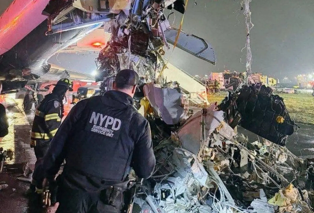 Văng 100m khỏi máy bay, nữ tiếp viên sống sót thần kỳ nhờ chiếc ghế đặc biệt