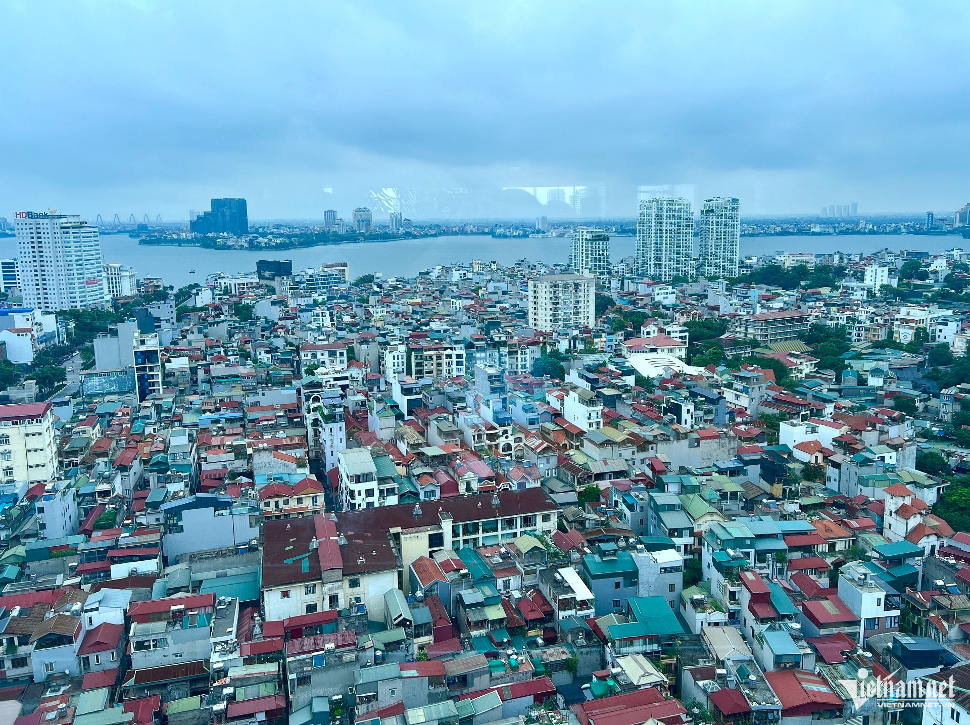 Box https://static-images.vnncdn.net/vps_images_publish/000001/000003/2026/3/25/w-anh-6-2030.jpg