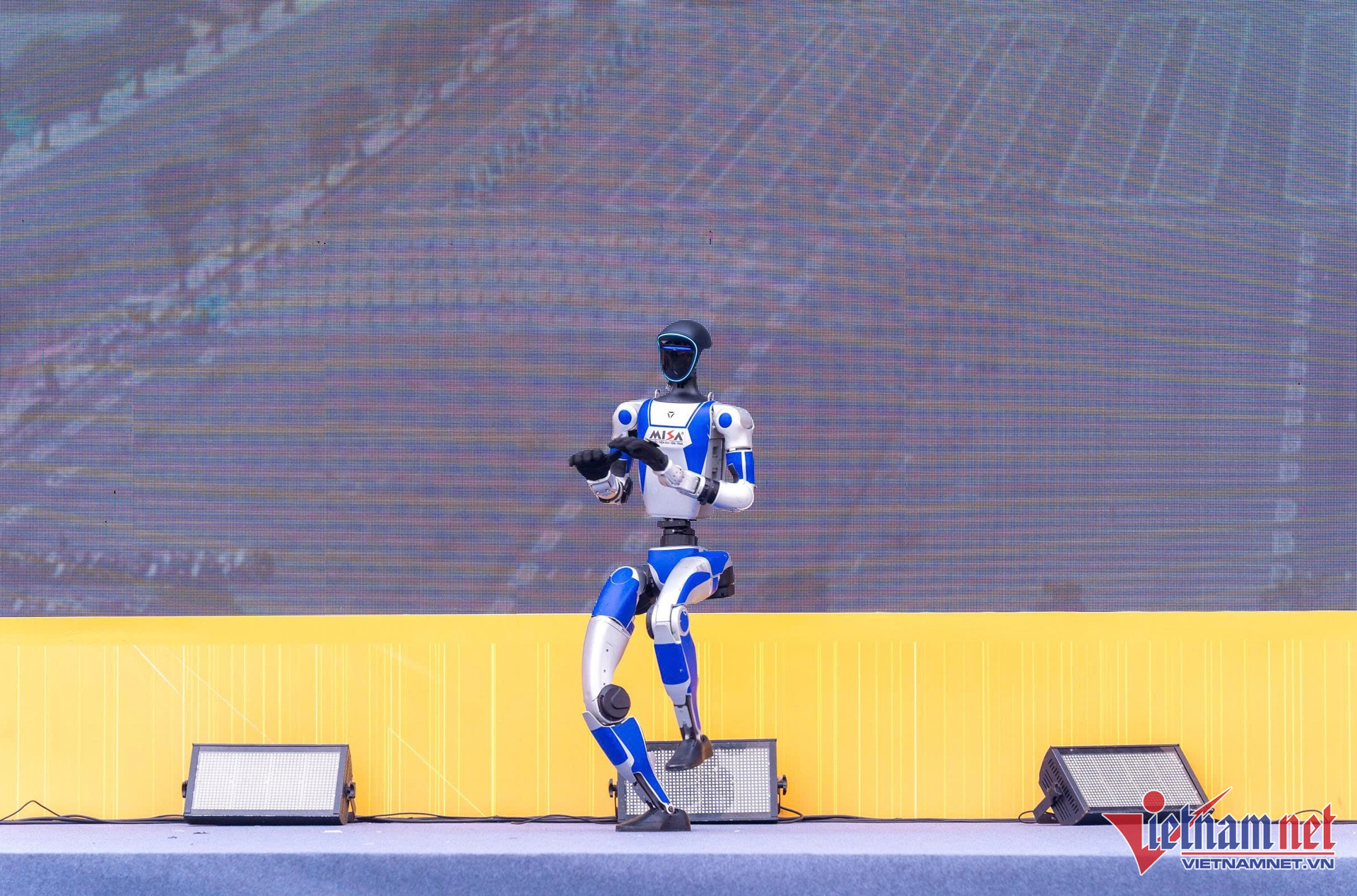 W-cong nghe chien luoc 05.jpg