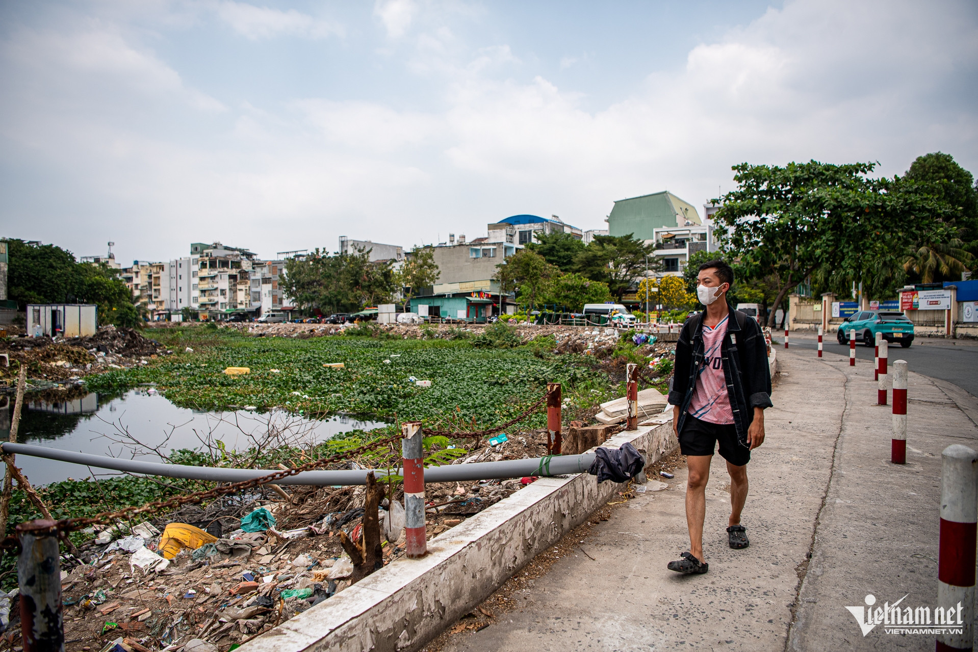 W-Rạch xuyên tâm chụp dưới đất   Tuấn Hùng 10.jpg