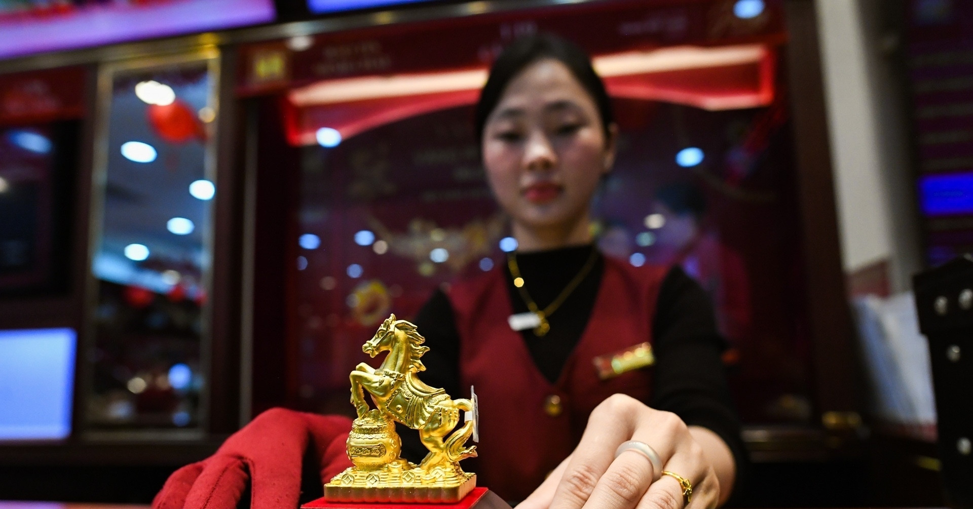 Giá vàng hôm nay 27/3/2026 rơi thẳng đứng, SJC ...