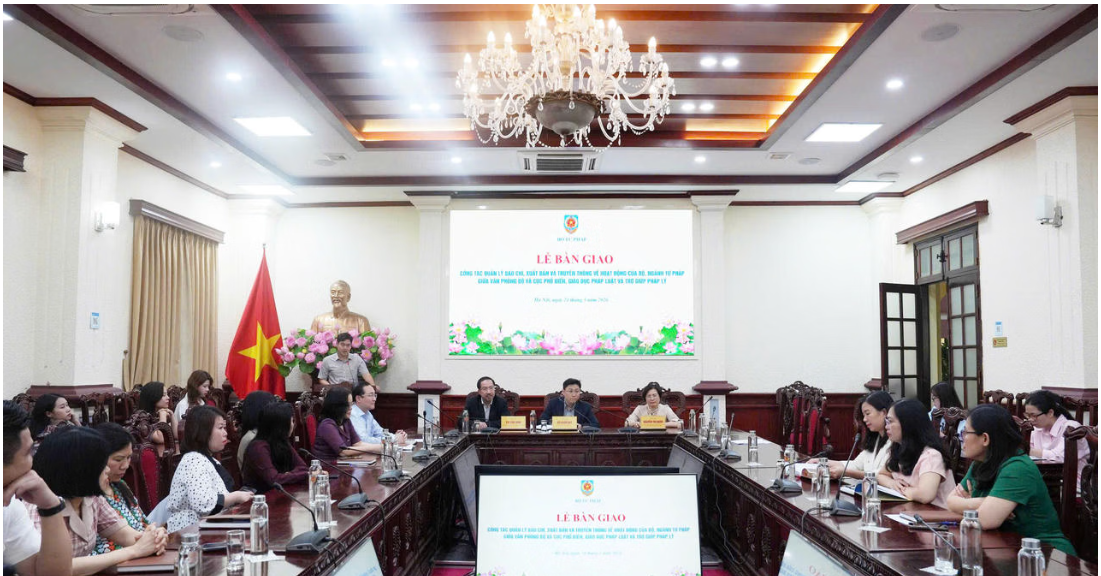 Bộ Tư pháp bàn giao nhiệm vụ truyền thông cho Cục Phổ biến, giáo dục pháp luật