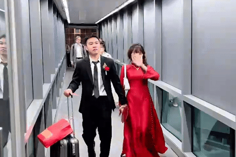 Chú rể Quảng Ninh đến Đà Nẵng rước dâu bằng máy bay gây sốt