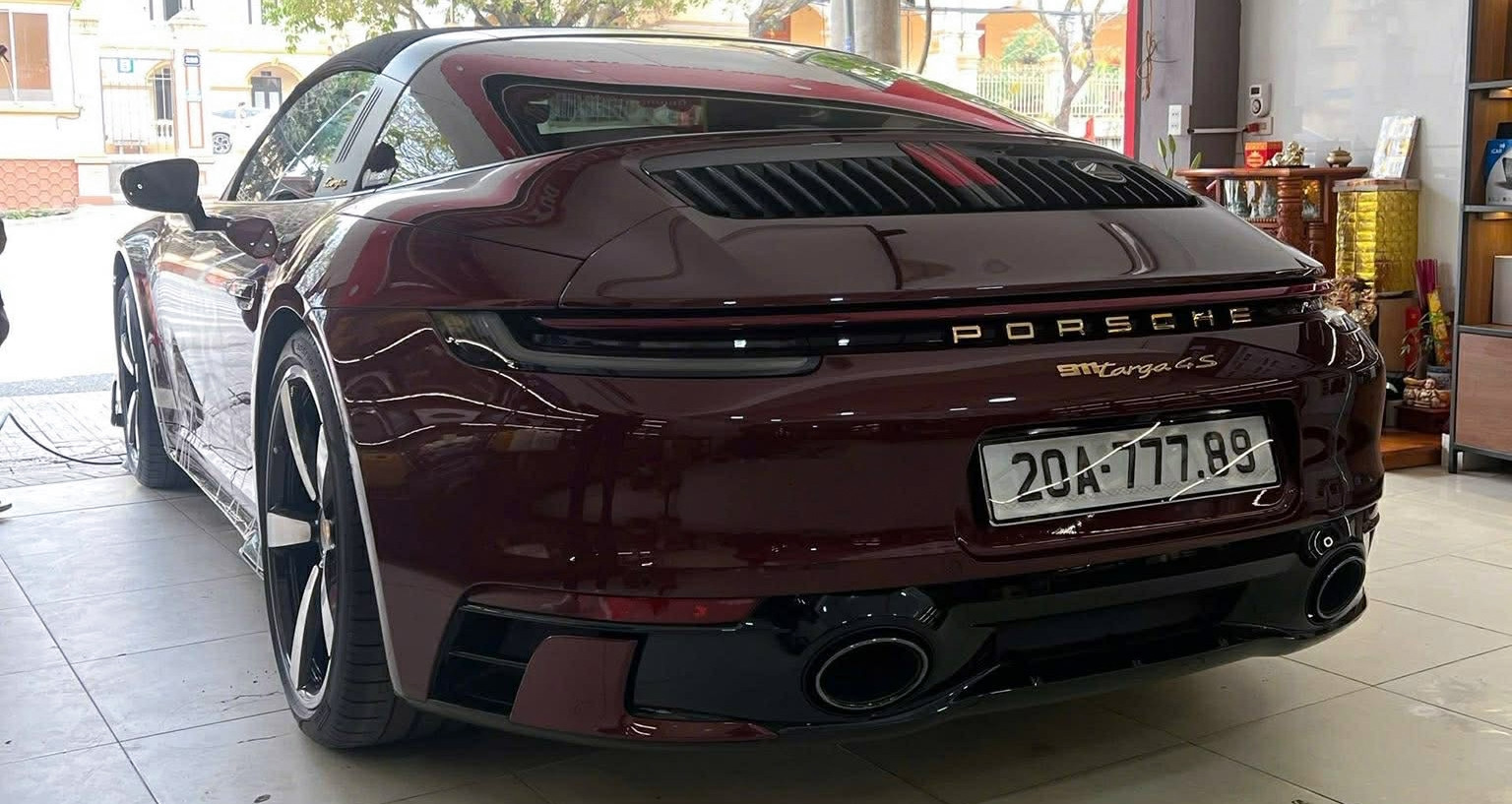 Đại gia Thái Nguyên sở hữu Porsche 911 Targa 4S Heritage Design cực hiếm
