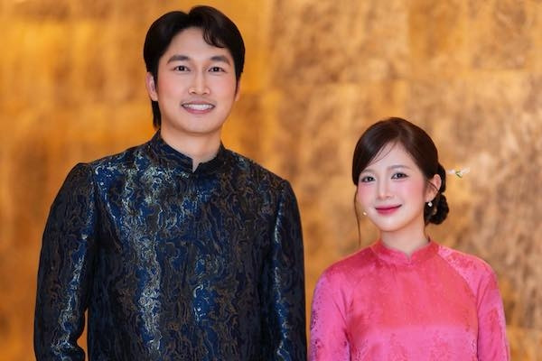 Diễn viên Đình Tú ở rể, chăm việc nhà và bị vợ Ngọc Huyền 'cấm' thả tim gái xinh