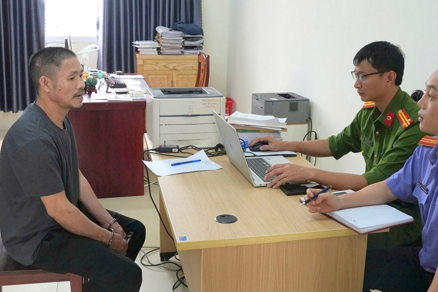 Dùng búa đánh vào đầu Đại úy CSGT vì không được bỏ qua lỗi vi phạm