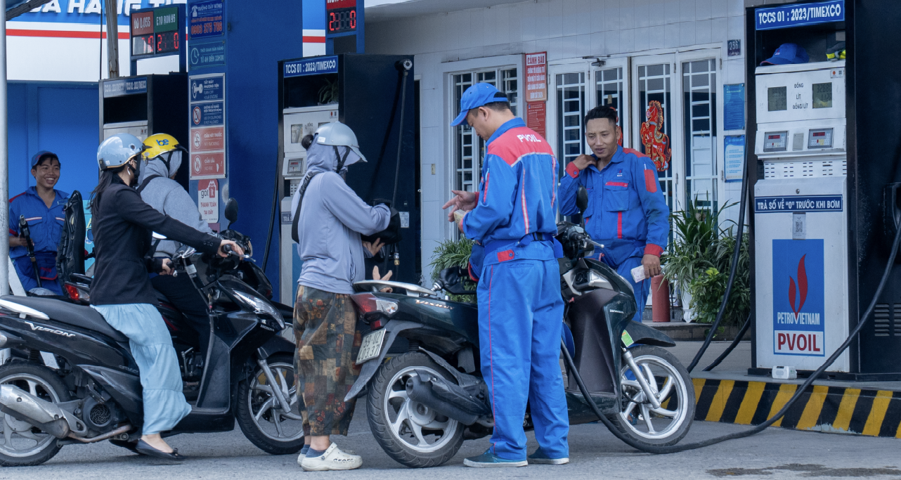 Hai ‘ông lớn’ lọc dầu đồng loạt báo tin vui liên quan mặt hàng xăng dầu