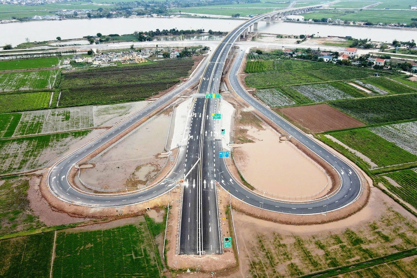  Hiện trạng dự án cao tốc gần 7.000 tỷ đồng qua Ninh Bình 