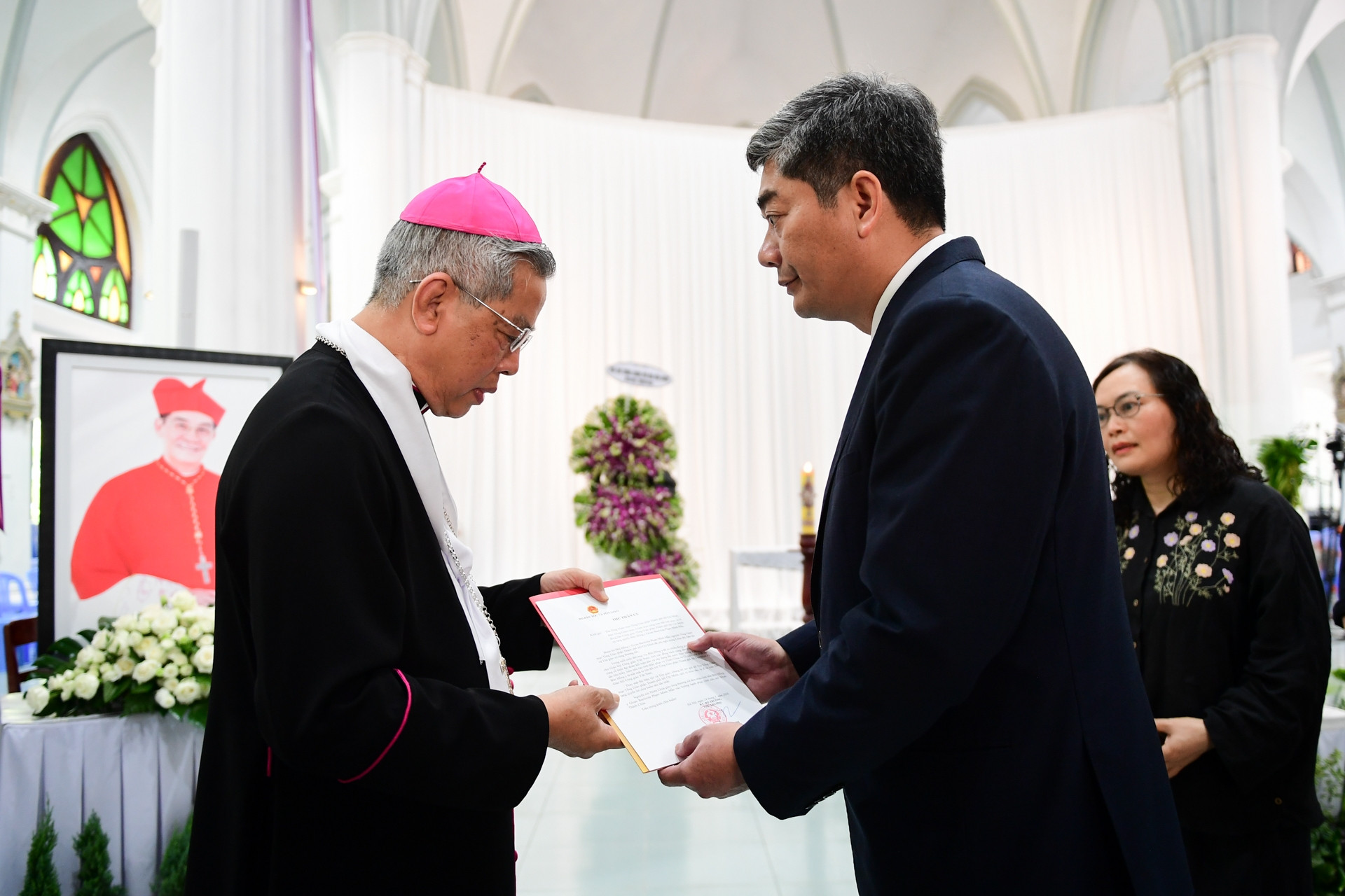 Lãnh đạo Bộ Dân tộc và Tôn giáo viếng Đức Hồng y Gioan Baotixita Phạm Minh Mẫn