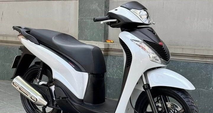 Giá xăng trên dưới 30.000 đồng/lít, đổ đầy bình xe máy tốn bao nhiêu tiền?