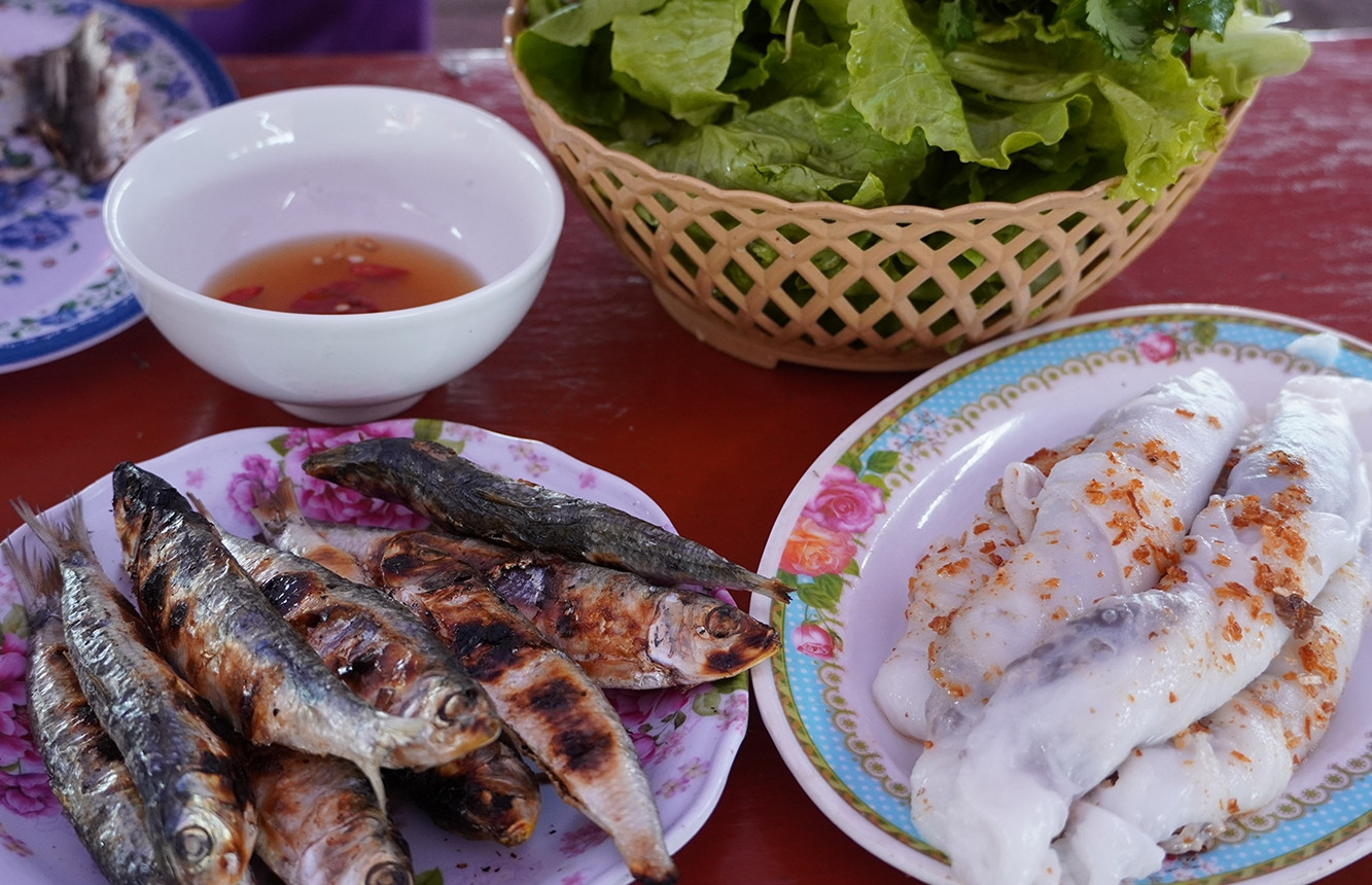 Món ngon bên đền thiêng xứ Nghệ khiến du khách ‘ăn một lần nhớ mãi’