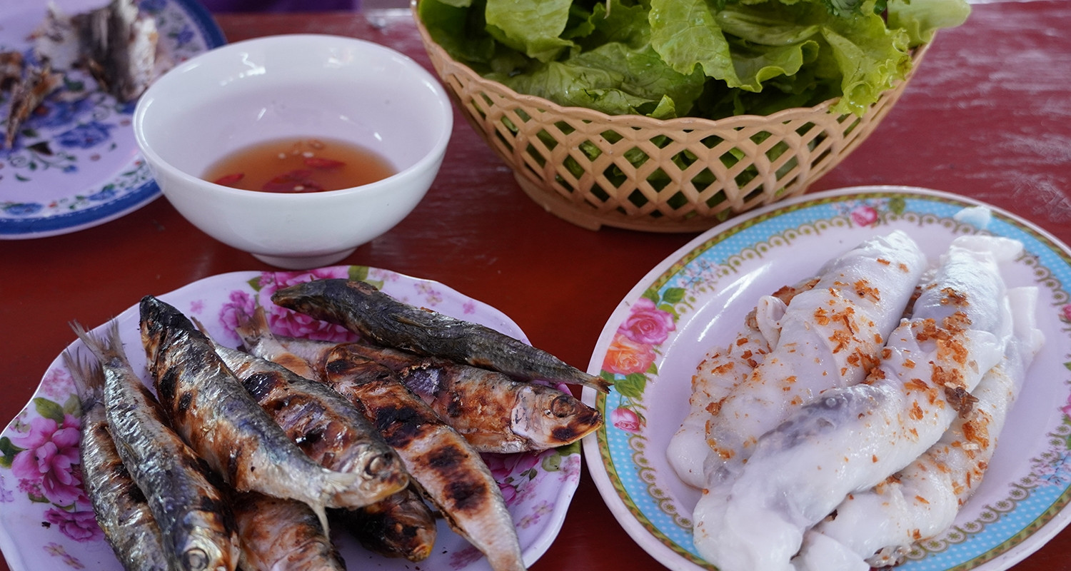 Món Ngon Bên Đền Thiêng Xứ Nghệ: Hương Vị Đậm Đà Khiến Du Khách Nhớ Mãi