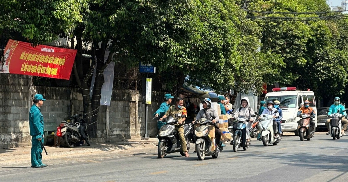 Người đàn ông tử vong bất thường trên vỉa hè ở TPHCM