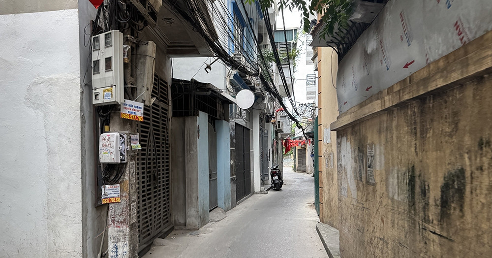 Nhà được cấp ‘sổ đỏ’ năm 2001 nhưng nợ tiền sử dụng đất, nay tính theo giá nào?