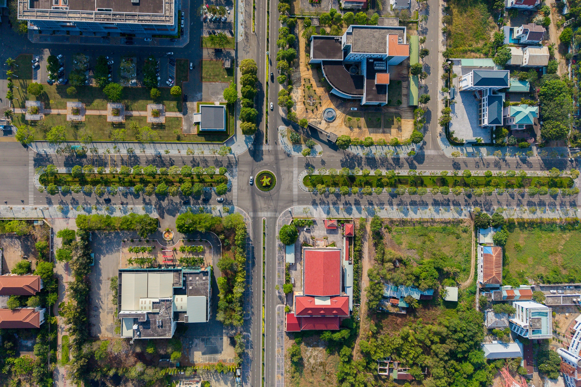 Bị buộc trả hơn 1,3 tỷ đồng, vợ chồng ở TPHCM chuyển nhượng nhà để xù nợ