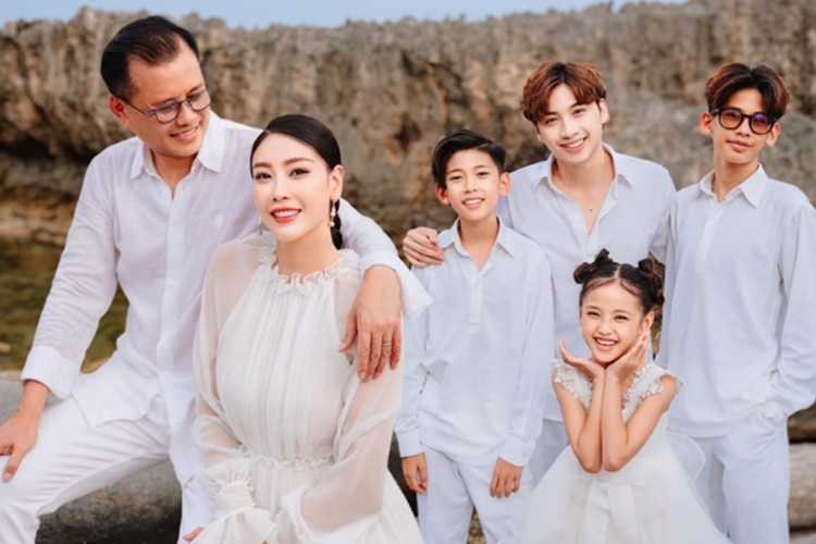 Nữ nghệ sĩ nào đông con nhất showbiz Việt hiện nay?